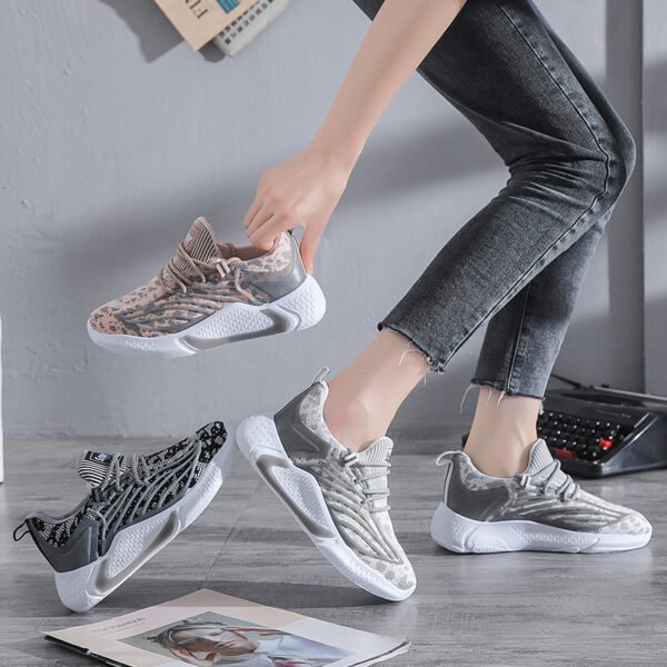 Fashionable And Simple Flying Woven Breathable Sneakers