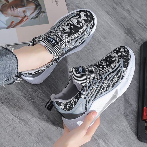 Fashionable And Simple Flying Woven Breathable Sneakers